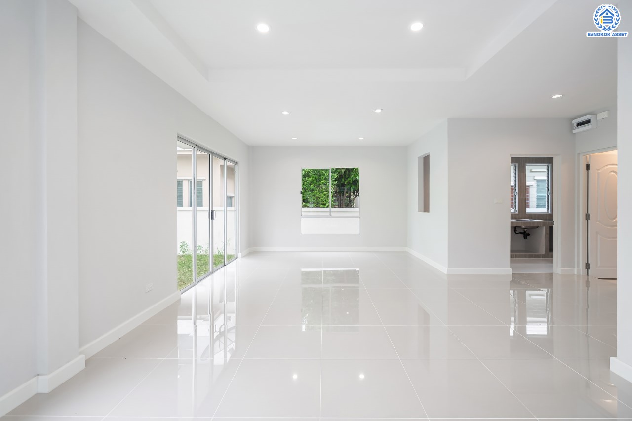 บ้านมือสองตกแต่งใหม่ แบรนด์ L&H ม.พฤกษ์ลดา ติวานนท์-ราชพฤกษ์ เนื้อที่ 52.6 ตร.ว. ฟังก์ชัน 3 ห้องนอน 2 ห้องน้ำ จอดรถได้ 2 คัน บนทำเลติดใหญ่ ถนน 345 ต่อเนื่อง ถ.ราชพฤกษ์ เชื่อมต่อหลายเส้นทาง ใกล้ทางด่วน "ศรีสมาน"